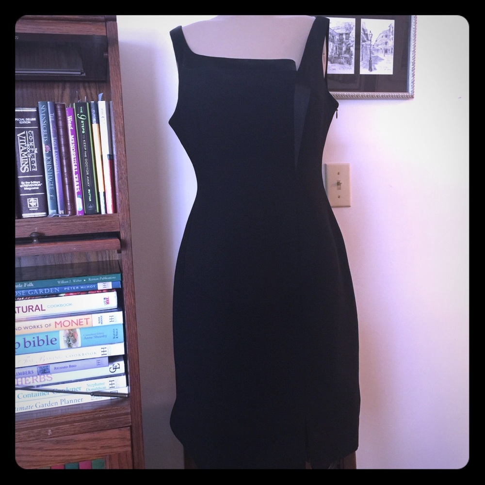DONATED Jones New York dress satin trim mod look